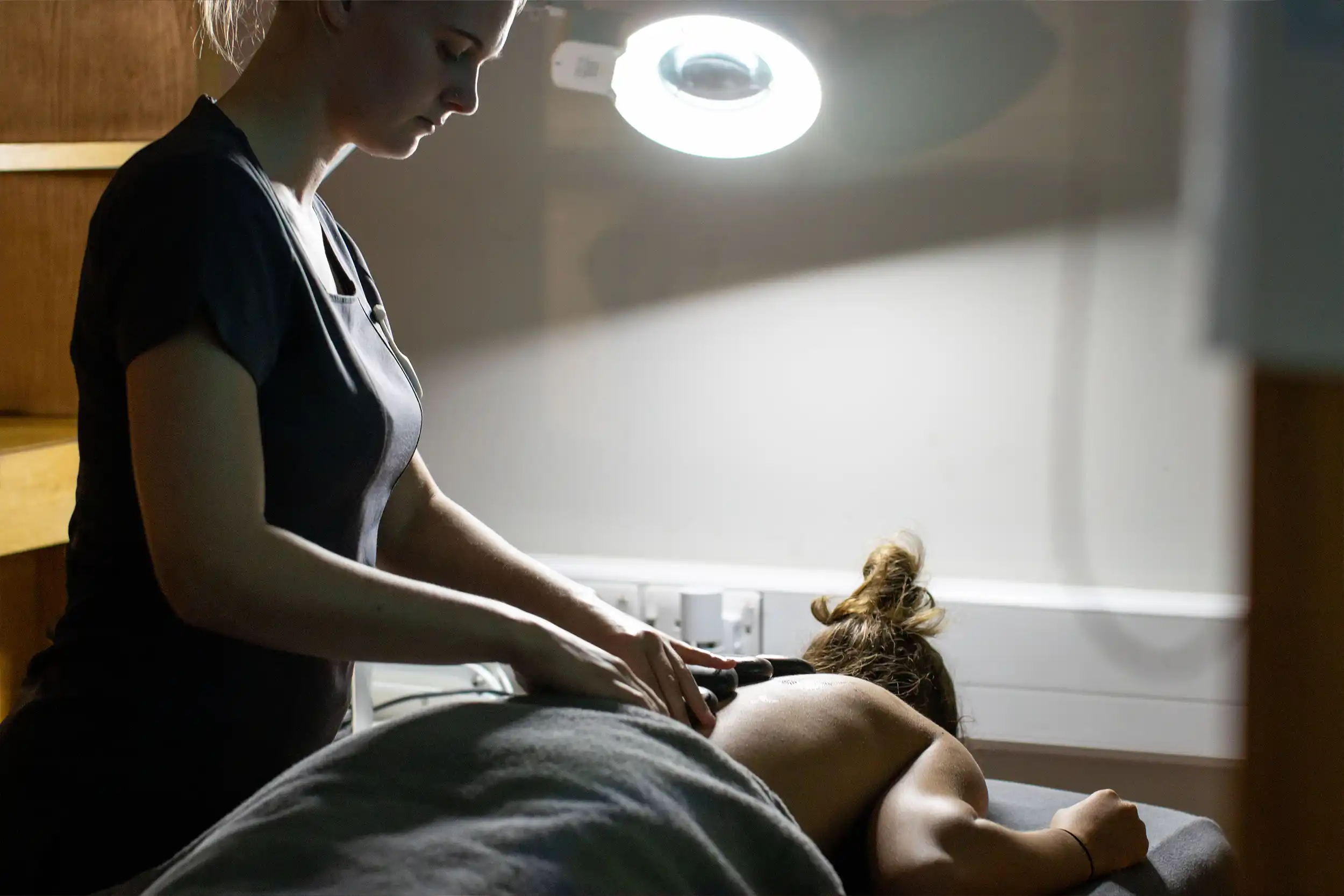 Beauty therapy massage treatment