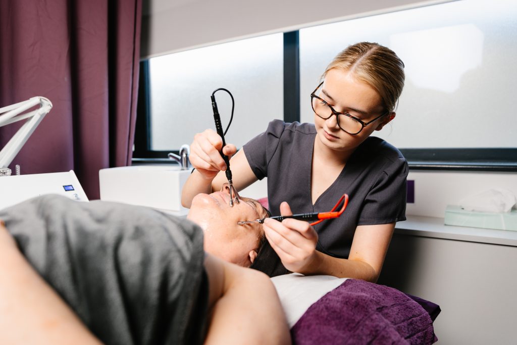 Beauty and Make-up - Image 4